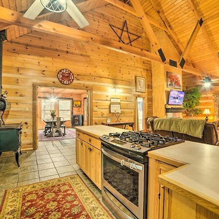 Quiet, Woodsy Retreat Deck And Kentucky Lake Access New Concord Luaran gambar